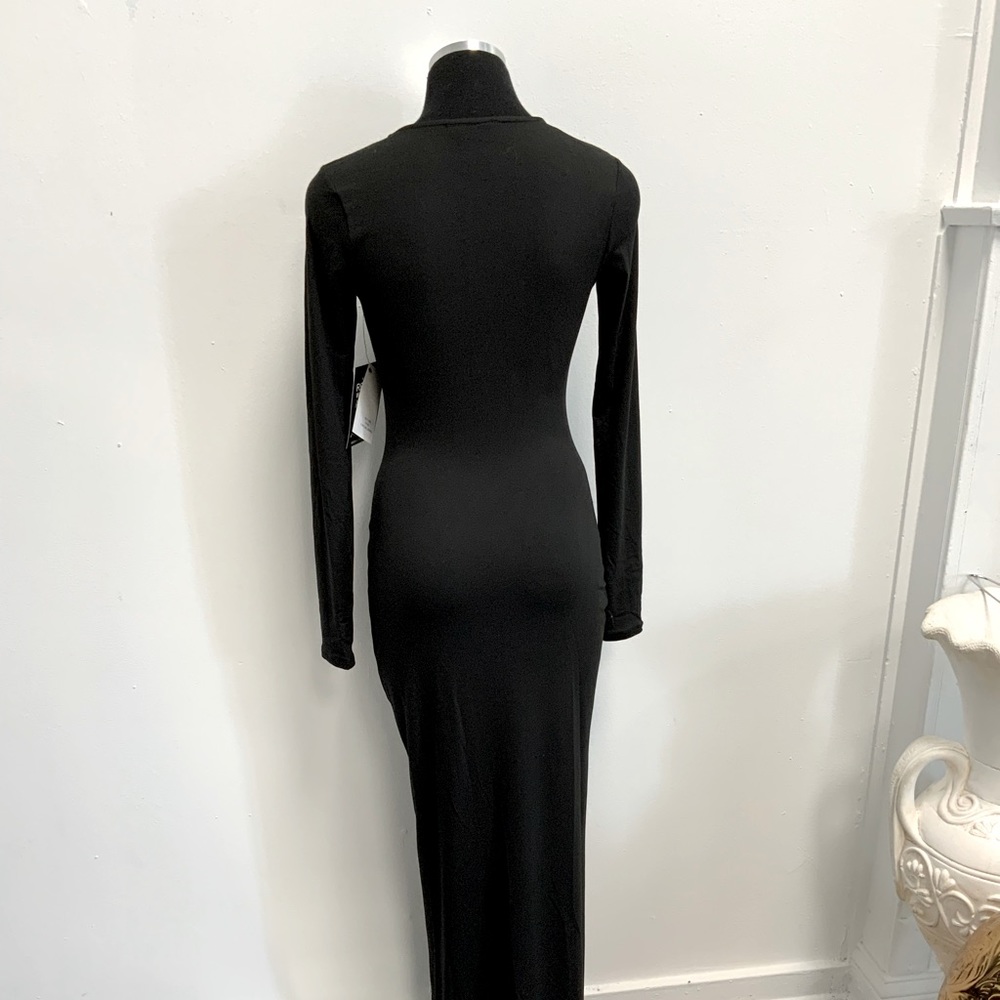Maxi knot l/s gown with low neckline-black - Picture 2 of 2